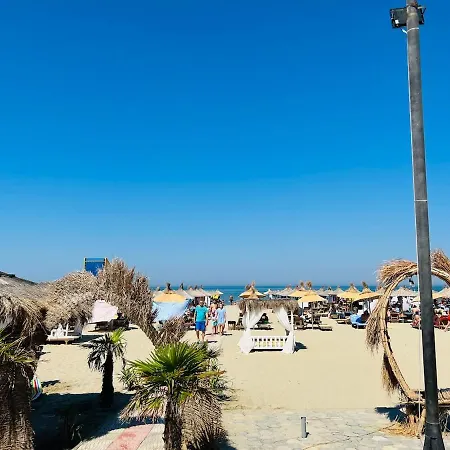 Emily * Golem (Tirana)