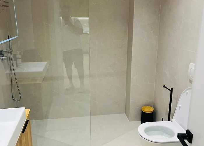 Emily アパート ゴーレム